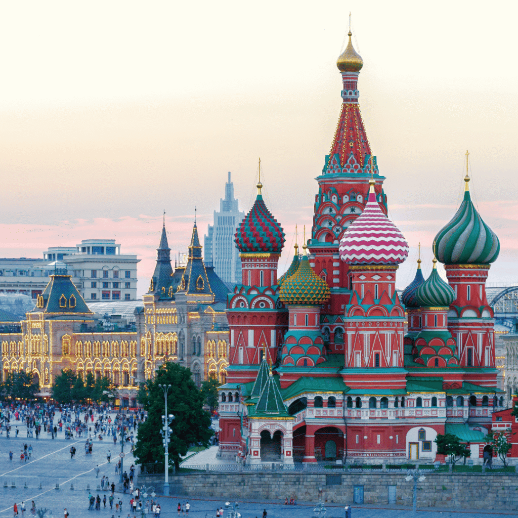 Saint Basil's Cathedral in Moscow representing online Russian language learning with Cosmos Language School